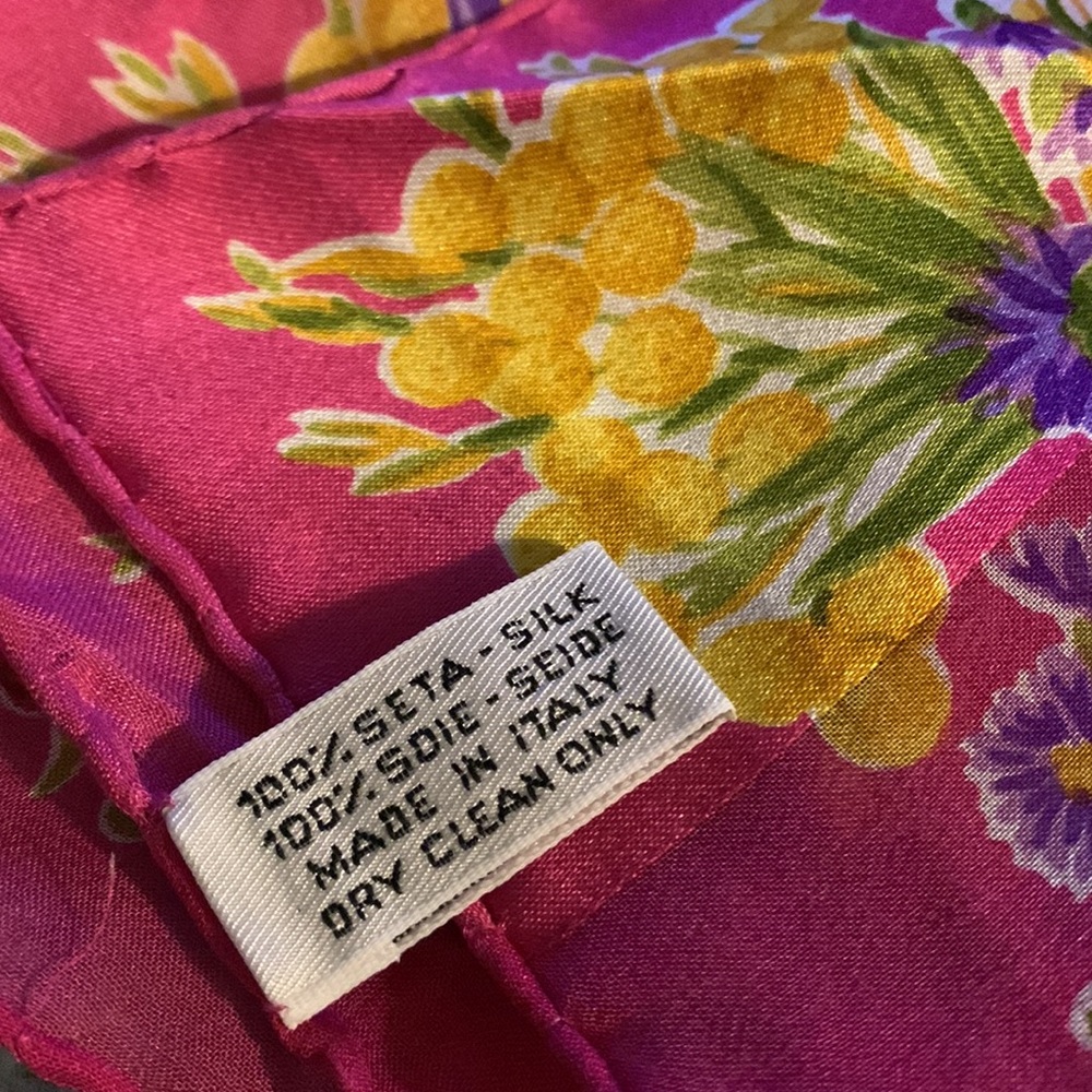 Nina Ricci scarf 100% silk - Picture 2 of 3